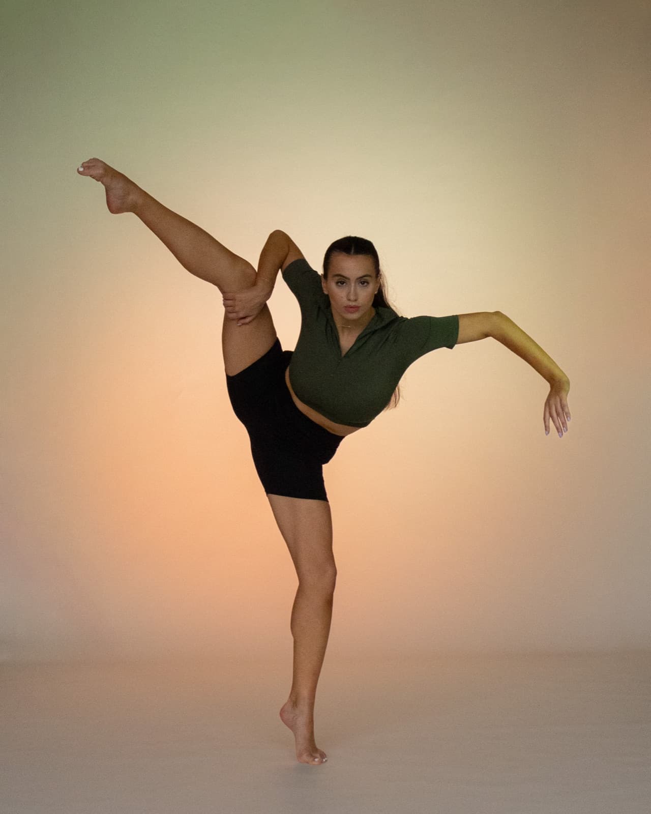 Mia Blitz, Austin dancer — full-body photo
